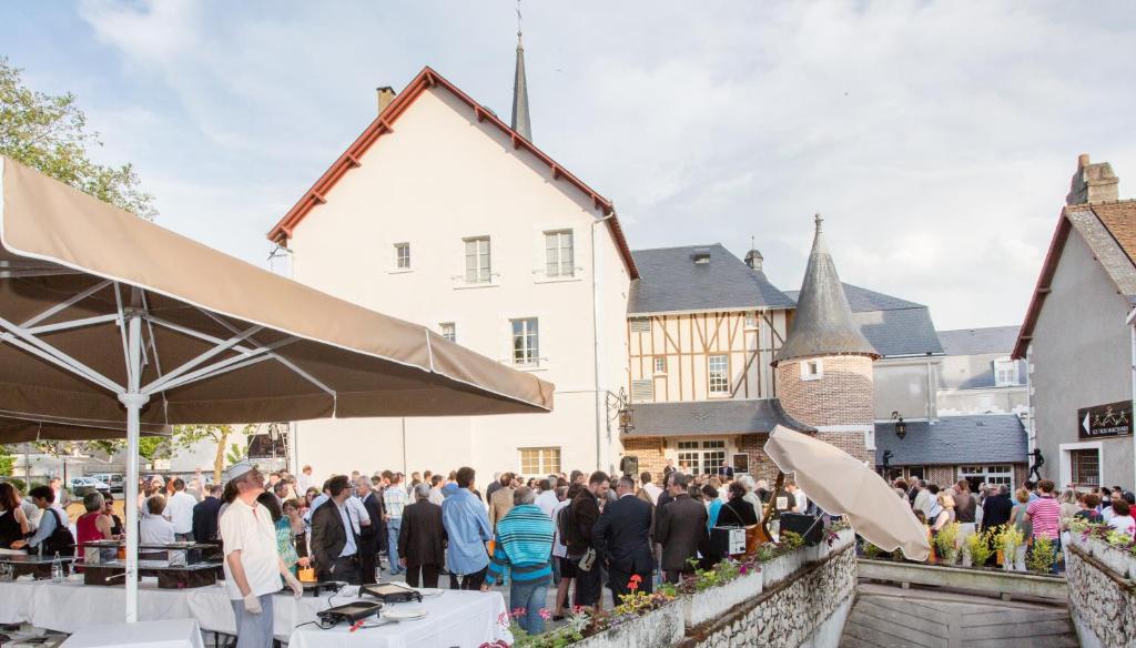 Relais Des Trois Chateaux Hotel-Restaurant - Teritoria Cour-Cheverny Esterno foto