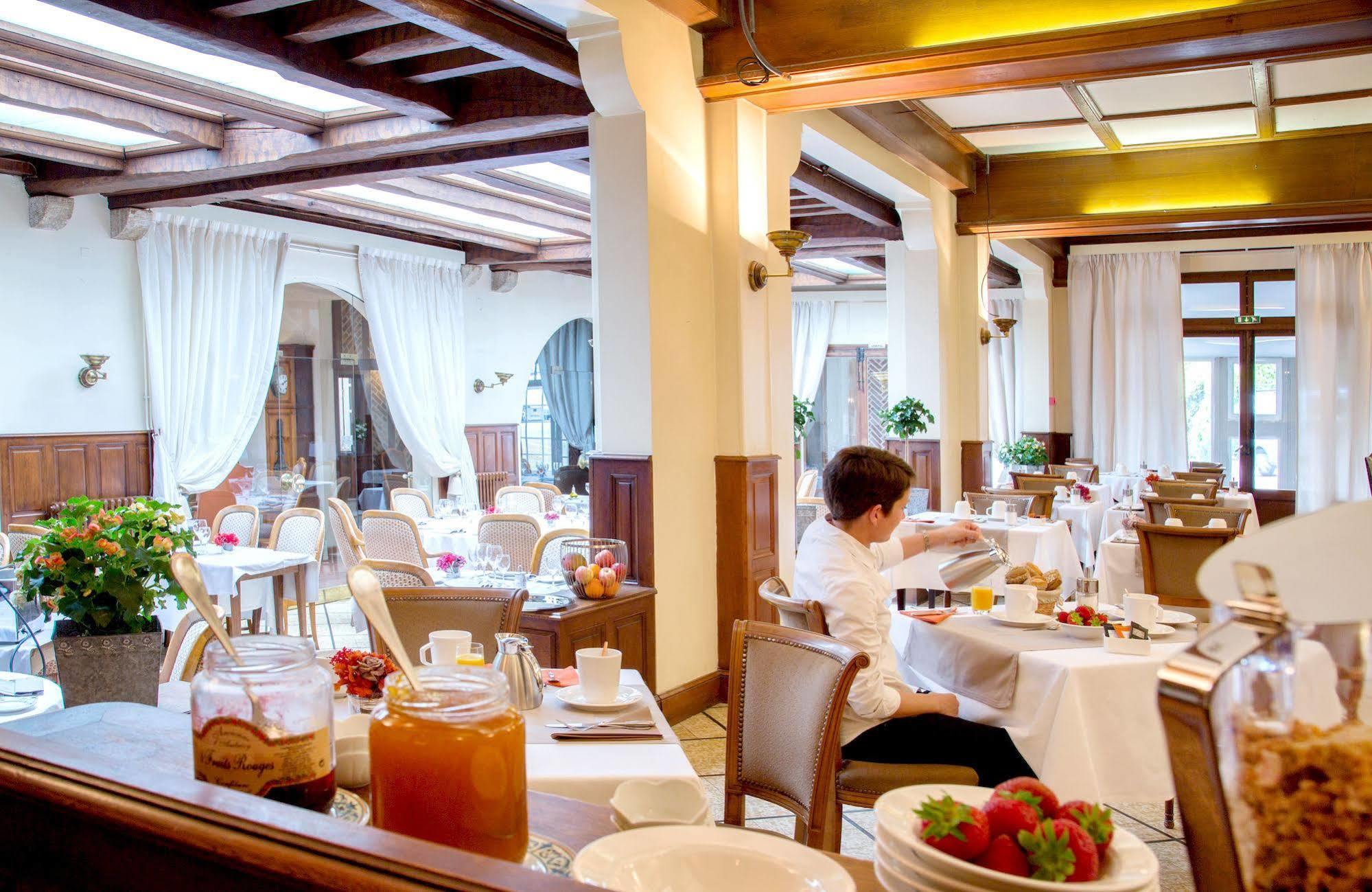 Relais Des Trois Chateaux Hotel-Restaurant - Teritoria Cour-Cheverny Esterno foto