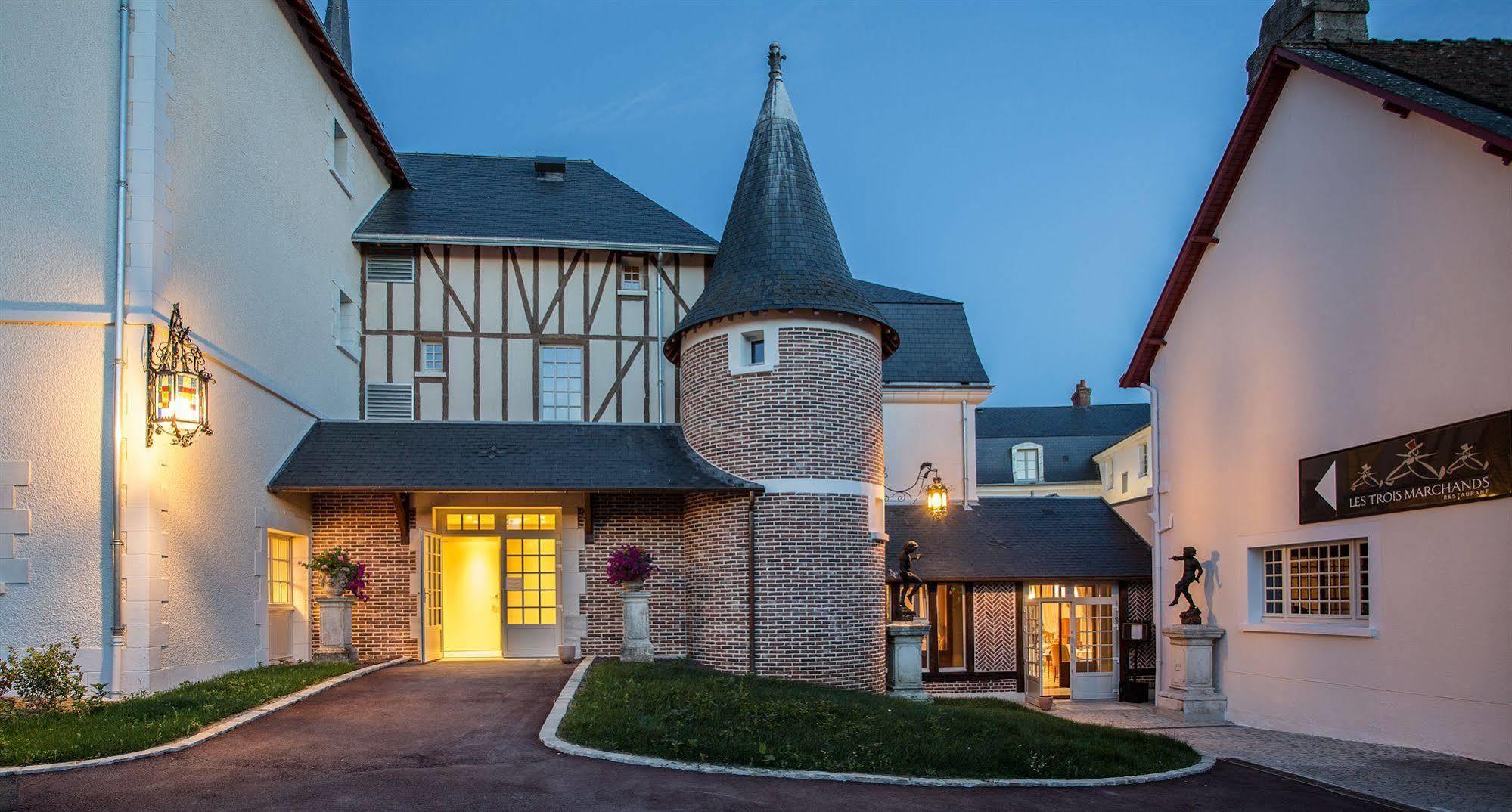 Relais Des Trois Chateaux Hotel-Restaurant - Teritoria Cour-Cheverny Esterno foto
